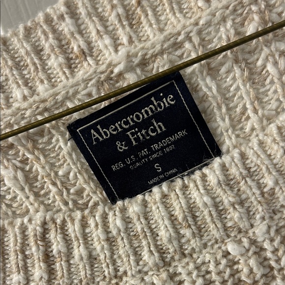 Abercrombie - Picture 2 of 4